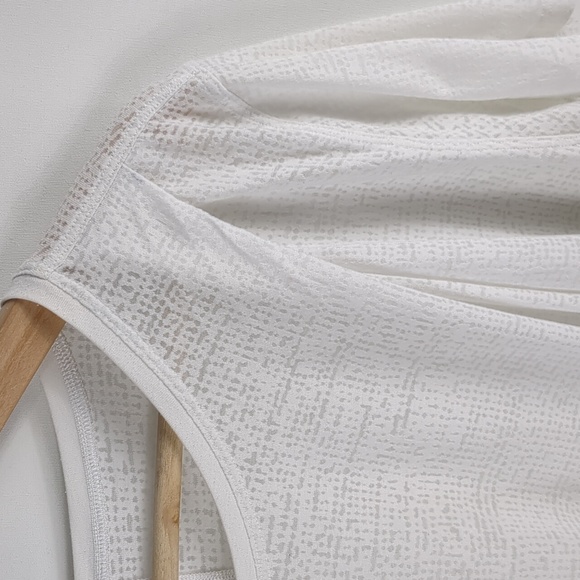 Lululemon Short sleeve Tee - Picture 2 of 6